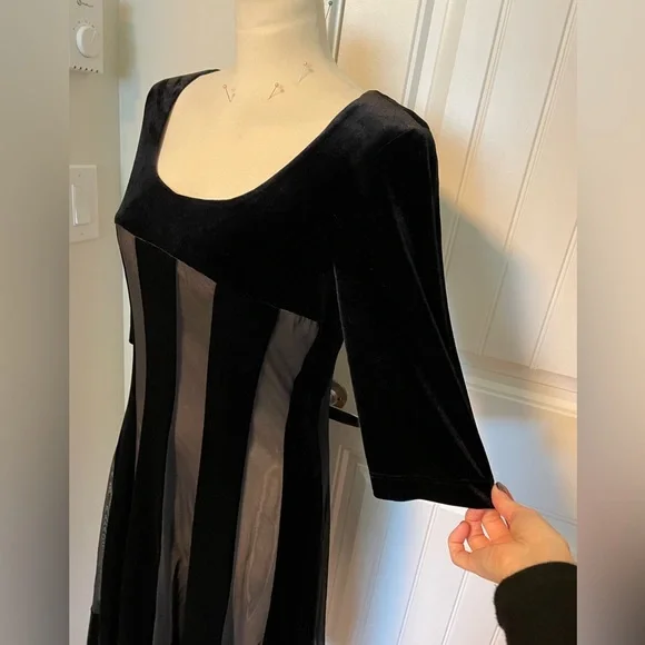 2000s fit and flare velvet striped dress 10 - Picture 5 of 8